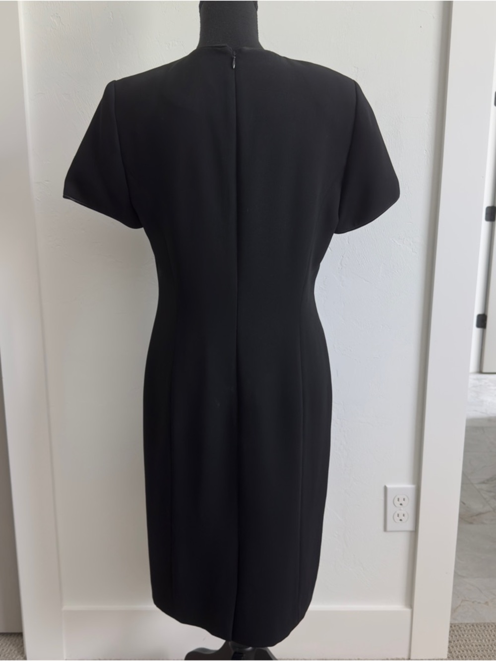 Brooks Brothers Black Sheath Dress Sz 6 - Picture 5 of 8